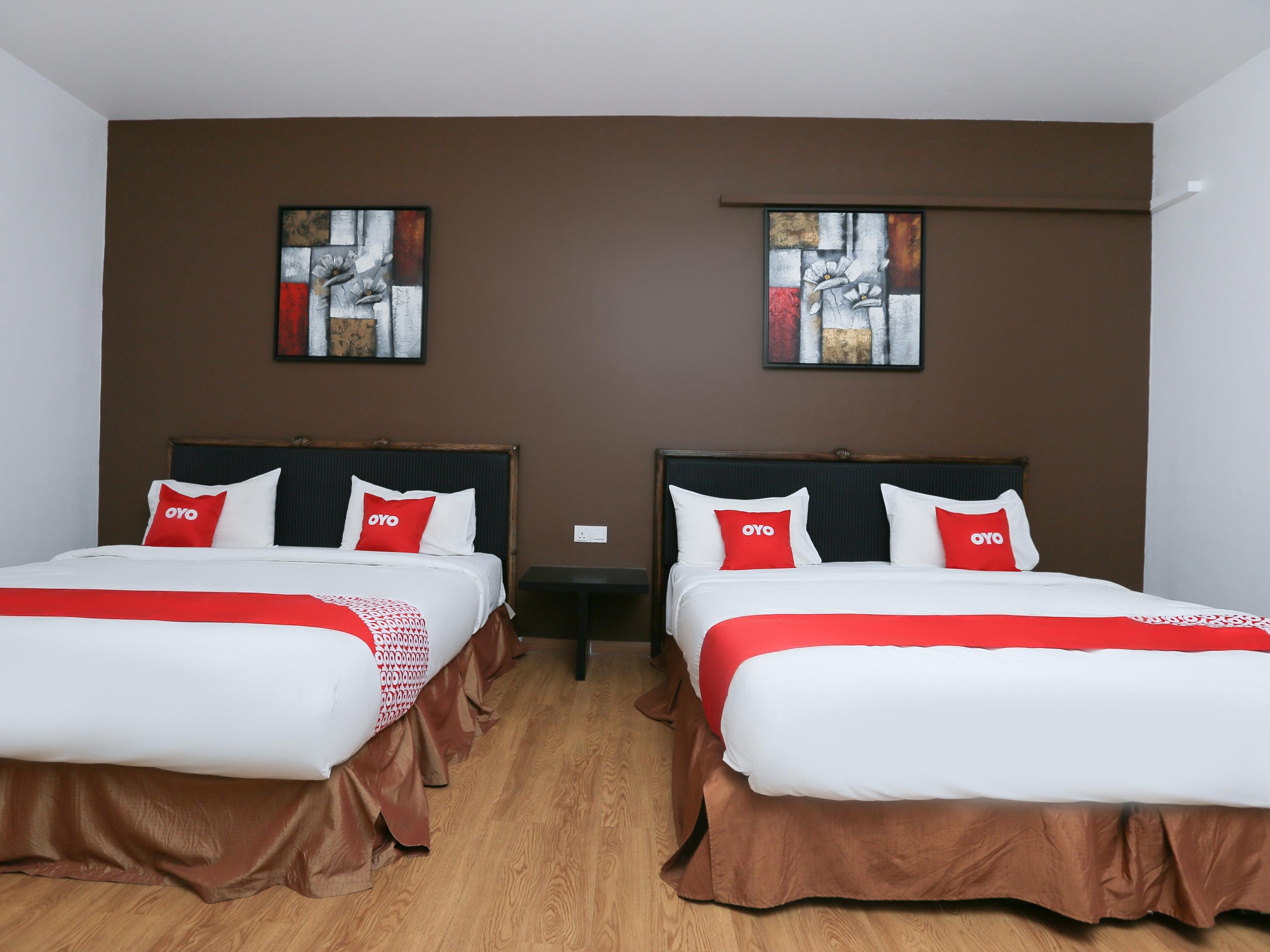 Oyo 89915 East Mount Hotel Kukup Buitenkant foto