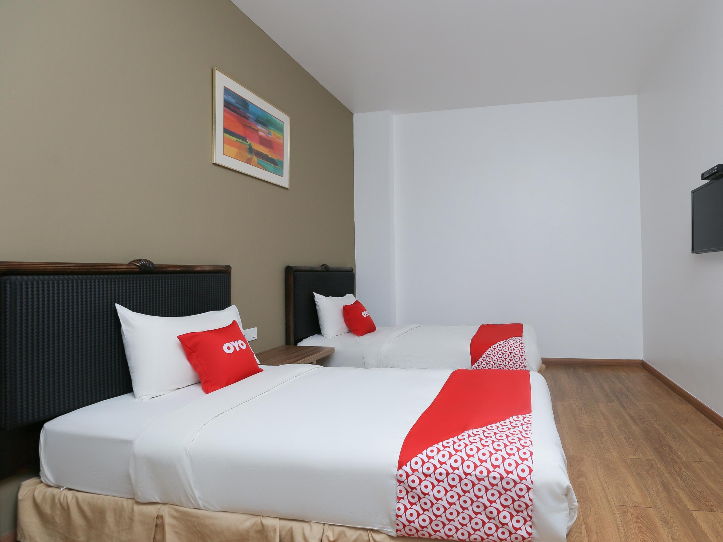 Oyo 89915 East Mount Hotel Kukup Buitenkant foto