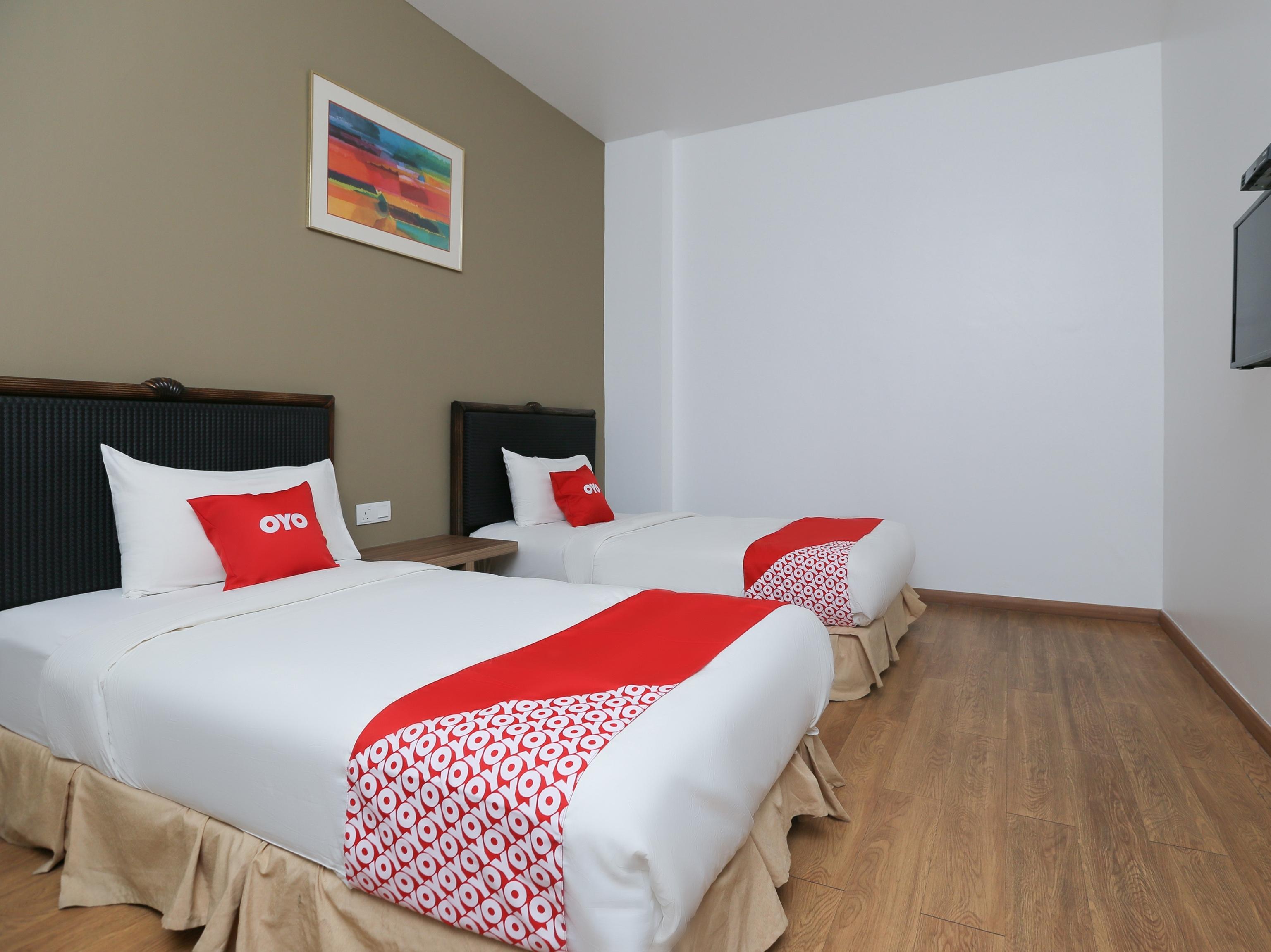Oyo 89915 East Mount Hotel Kukup Buitenkant foto