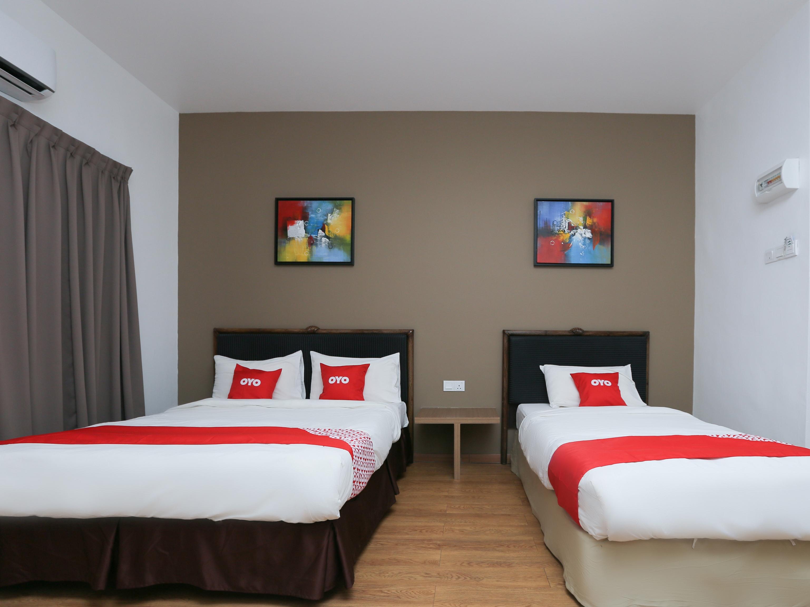 Oyo 89915 East Mount Hotel Kukup Buitenkant foto