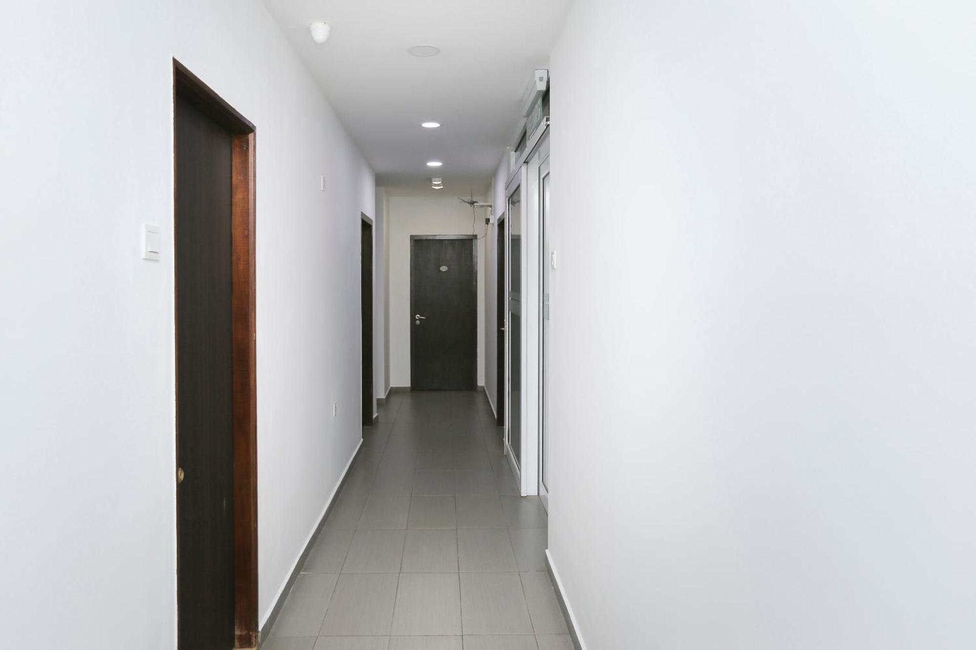 Oyo 89915 East Mount Hotel Kukup Buitenkant foto