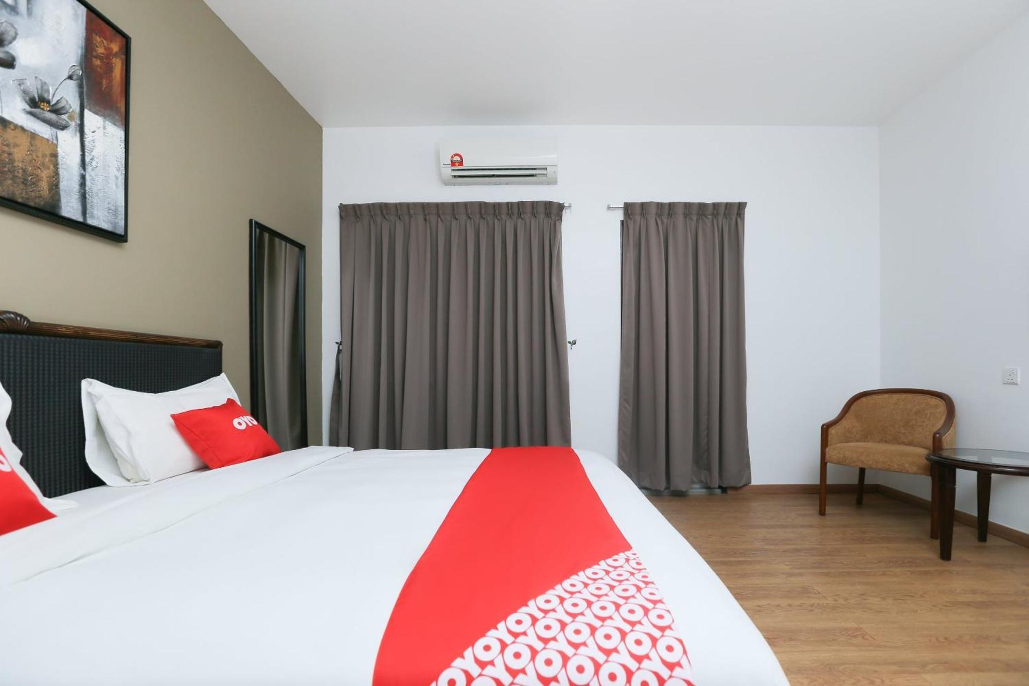Oyo 89915 East Mount Hotel Kukup Buitenkant foto