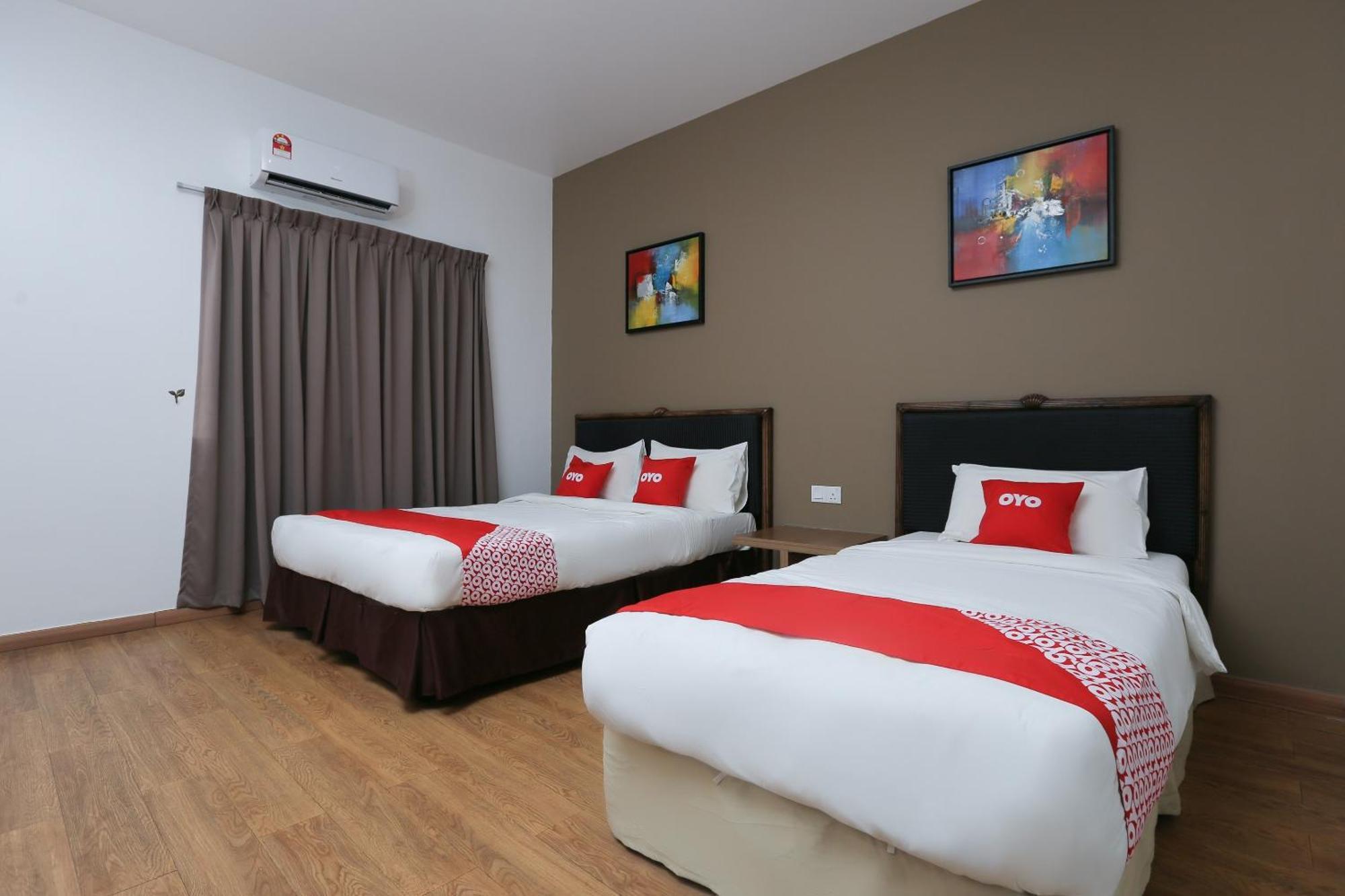 Oyo 89915 East Mount Hotel Kukup Buitenkant foto