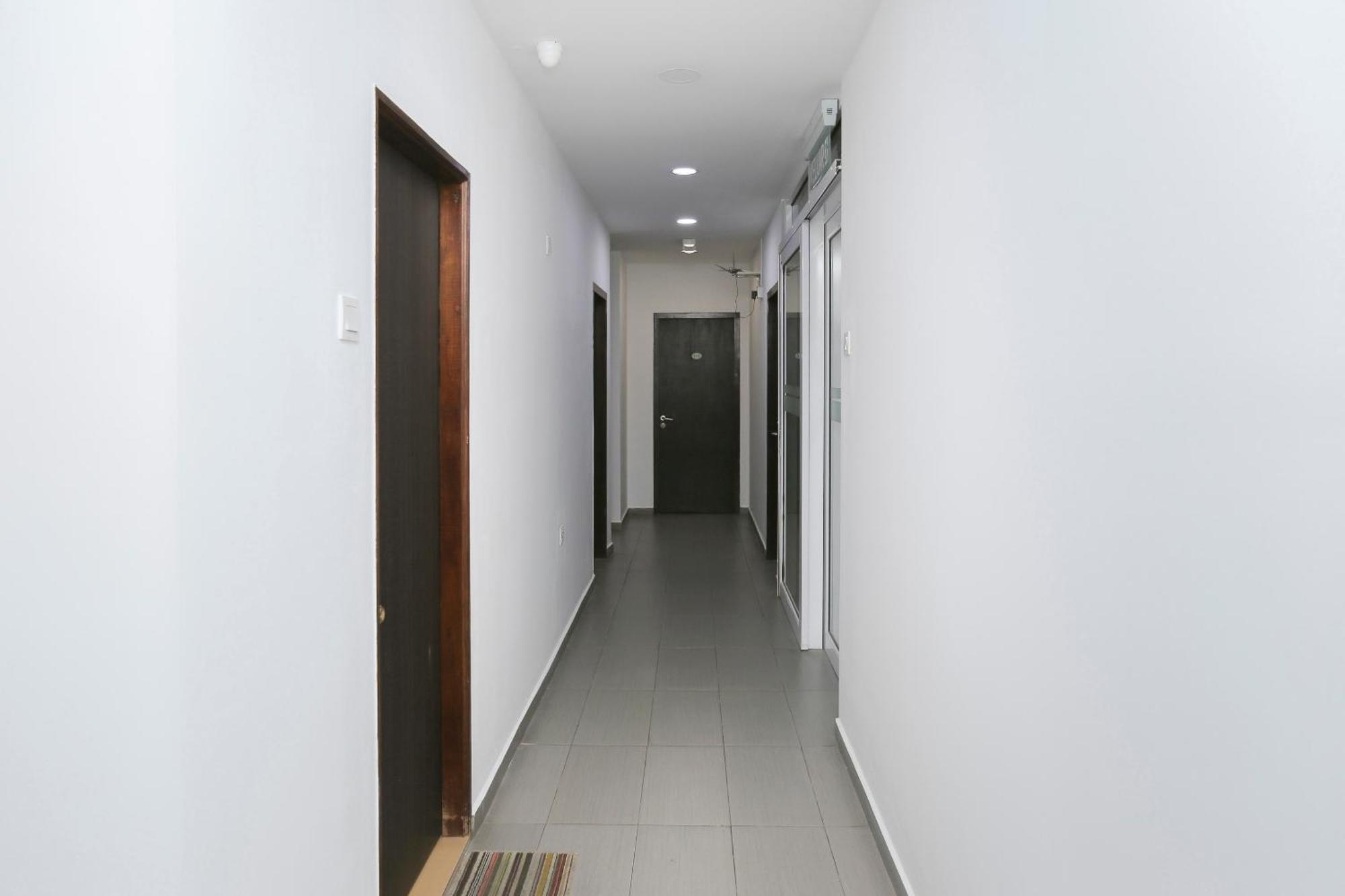 Oyo 89915 East Mount Hotel Kukup Buitenkant foto