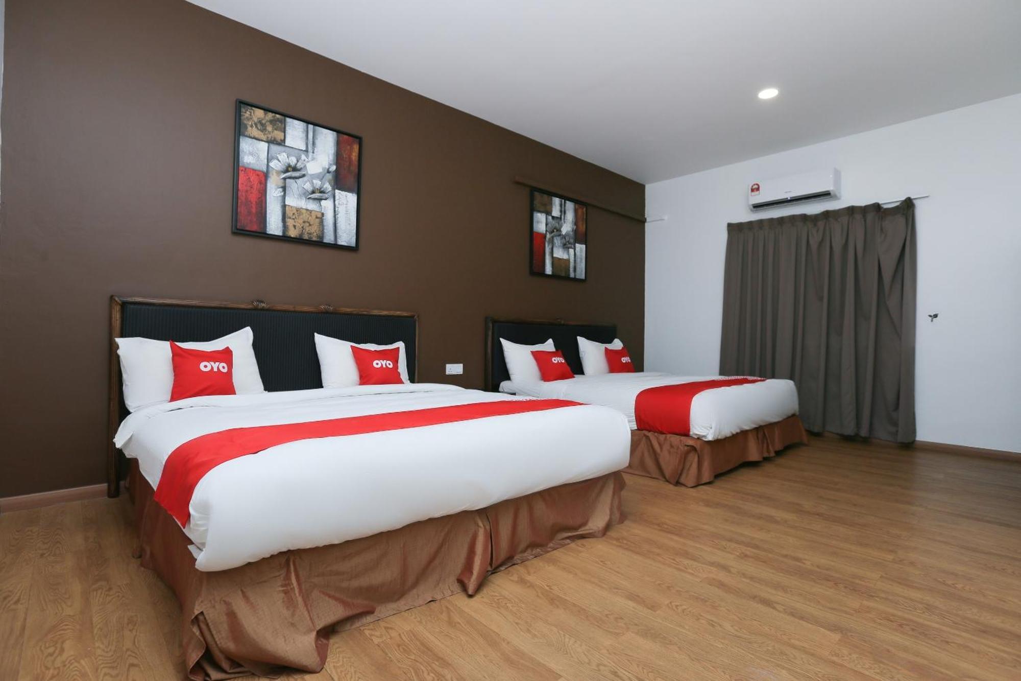 Oyo 89915 East Mount Hotel Kukup Buitenkant foto
