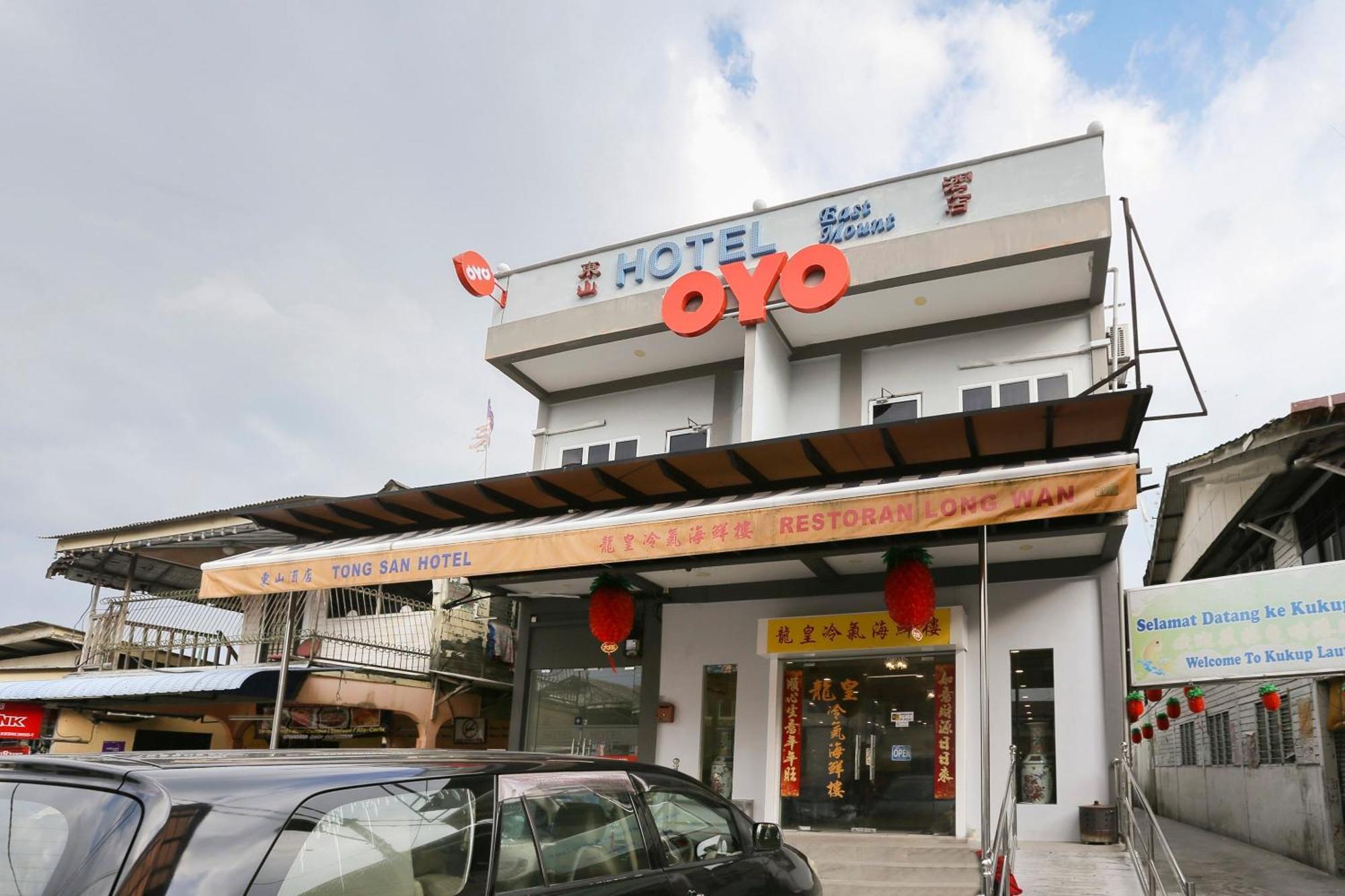 Oyo 89915 East Mount Hotel Kukup Buitenkant foto