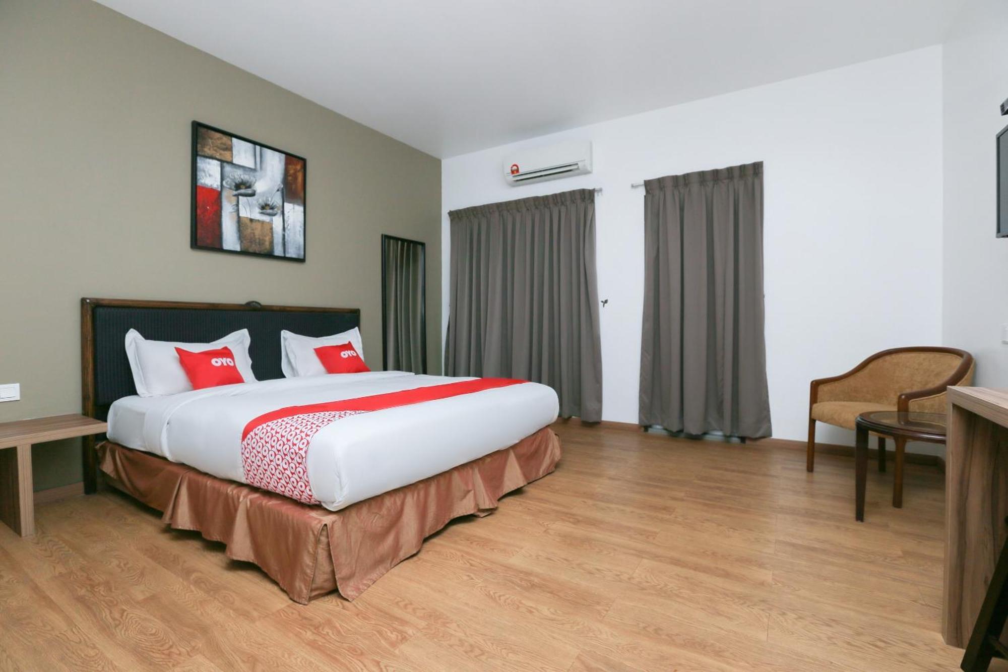 Oyo 89915 East Mount Hotel Kukup Buitenkant foto